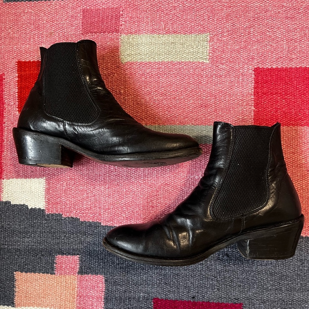 Fiorentini and Baker black Chelsea boot 38